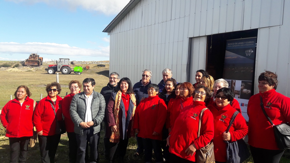 Ministro Furche visita área de sondaje para alternativas de embalse en Porvenir  y  e iniciativas de innovación agroproductivas                                                                                 