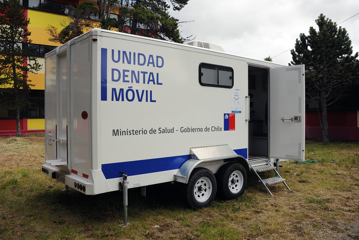 Presentan Programa de Atención Municipal Dental con una unidad movil