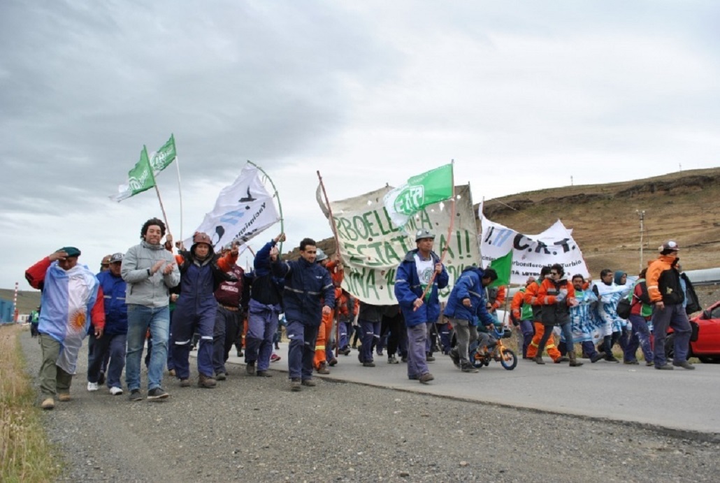 Huelga de los mineros del carbón de El Turbio: no hay acuerdo y podría recrudecerse la medida de fuerza