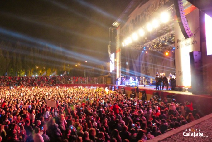 Exitosa segunda noche del Festival del Lago en Calafate, Argentina