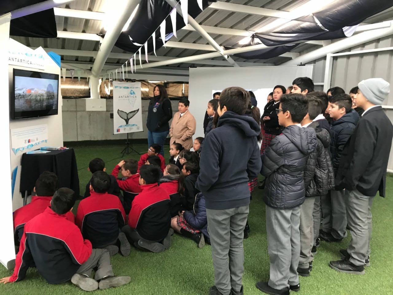 Exposición Antártica Extrema extiende sus horarios de atención y permanencia en el Centro Integral Infantil de Juego y Movimiento de Punta Arenas