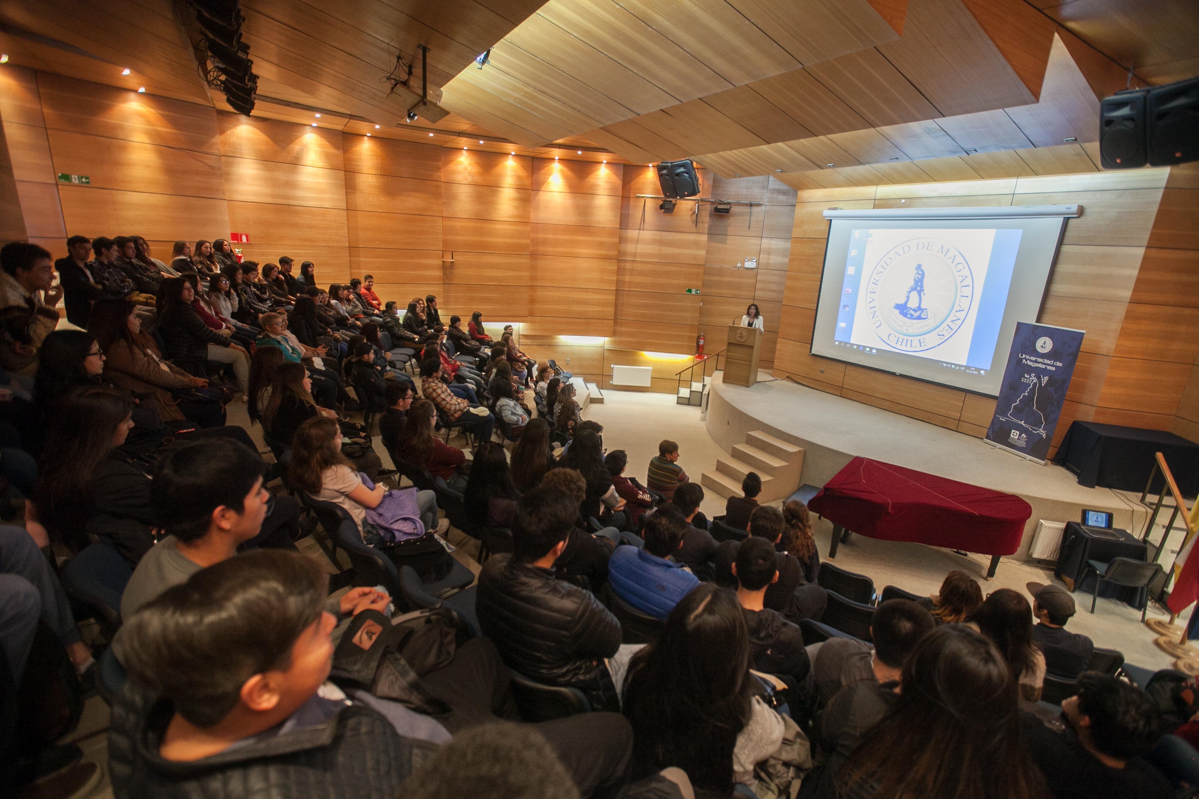 Más de 1.000 alumnos nuevos comenzaron sus clases en la Universidad de Magallanes