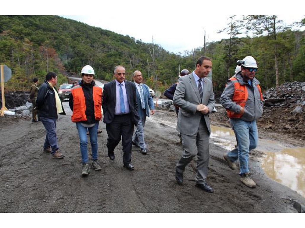 Intendente Flies visita avances de la ruta Hollemberg Río Perez en Ultima Esperanza