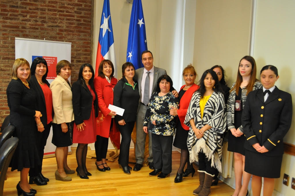 Nueve mujeres destacadas por el Intendente Regional Jorge Flies en el día Internacional de la Mujer