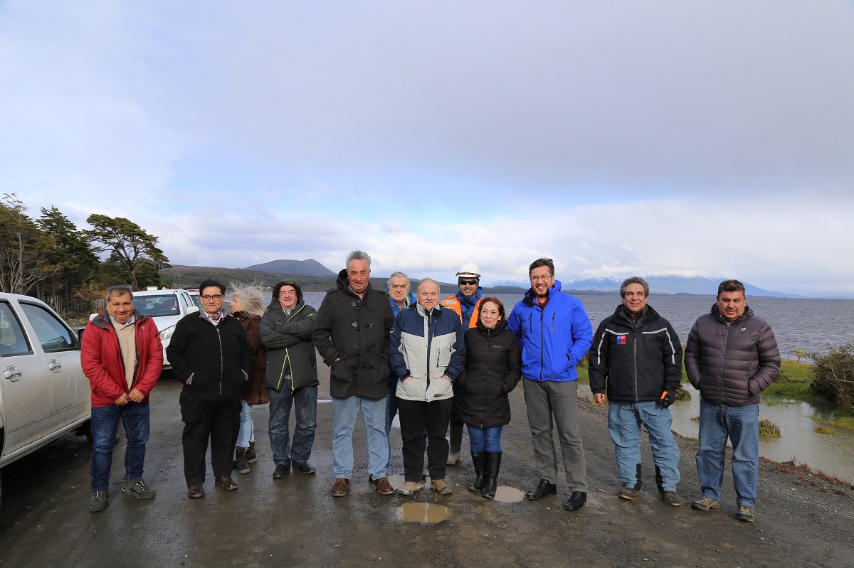 Comisiones del CORE visitaron obras del camino Rio Hollemberg Rio Perez del Plan de Zonas Extremas de Magallanes