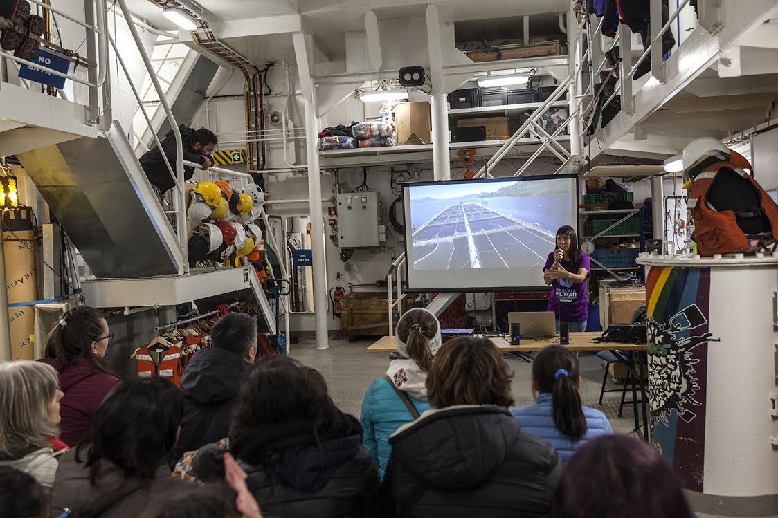 Más de 2.500 personas visitan buque de Greenpeace en Punta Arenas que inicia navegación en aguas de la Patagonia