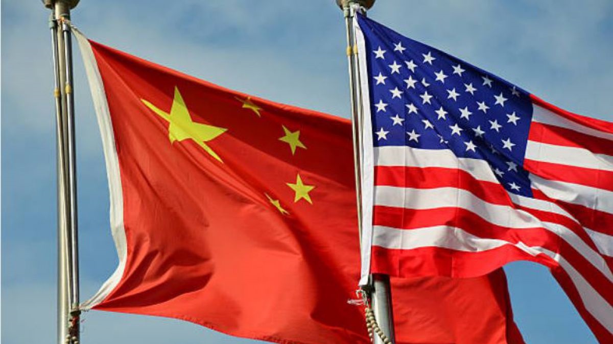 Ministro de Economía advierte que efectos de guerra comercial entre China y EEUU no llegan todavía a Chile