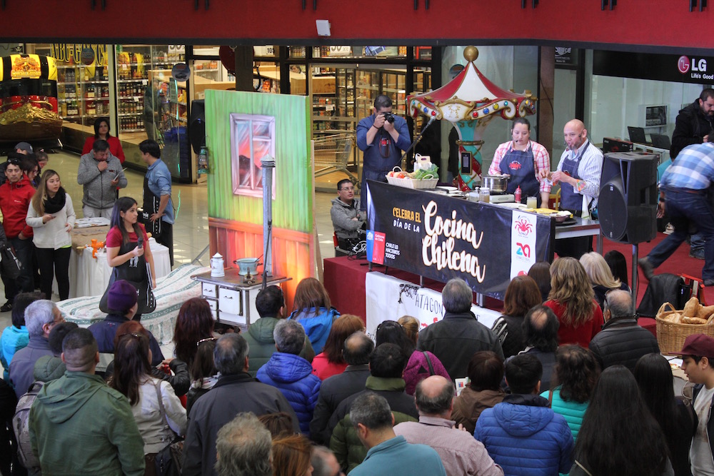 En el módulo central de Zona Franca, los magallánicos disfrutaron sabores  regionales en el Día de la Cocina Chilena