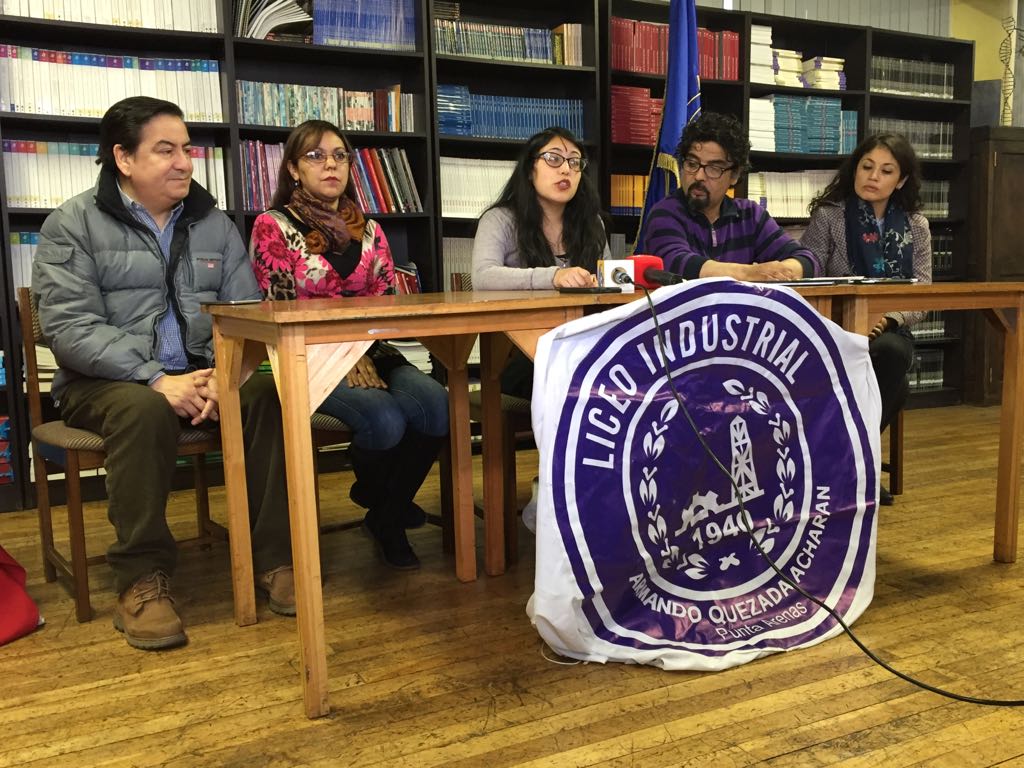La toma pacífica de los estudiantes del Liceo Industrial de Punta Arenas alcanza su 6º día
