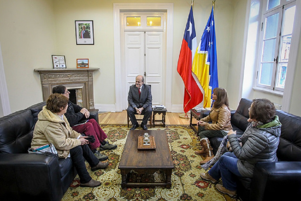 Intendente Matheson se reúne con dueños de hostales y buscará solución para problemática de calderas y alojamiento ilegales en Magallanes