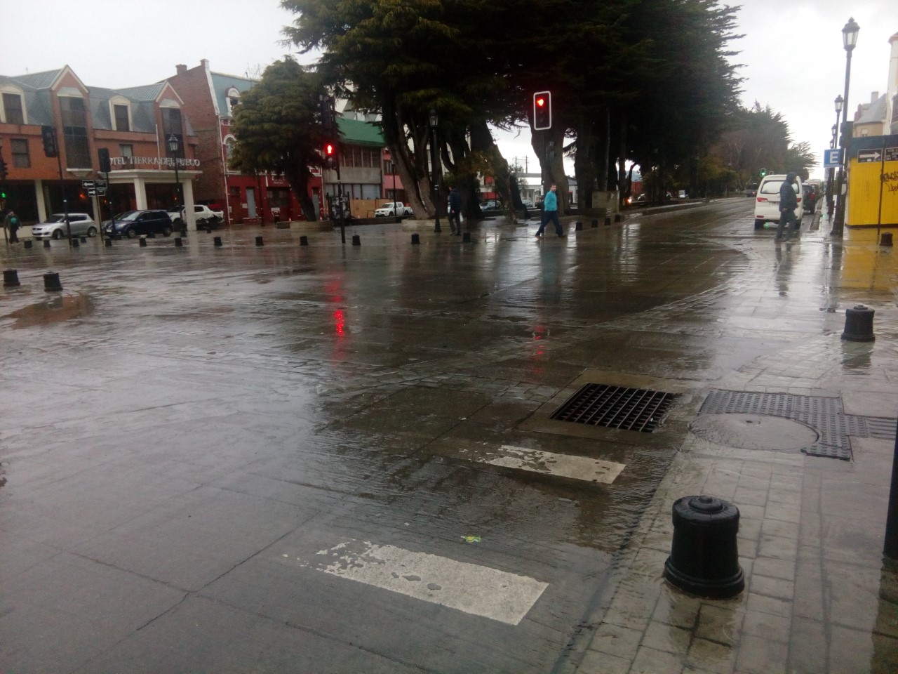 Se mantienen condiciones de lluvia y rachas de viento en Punta Arenas