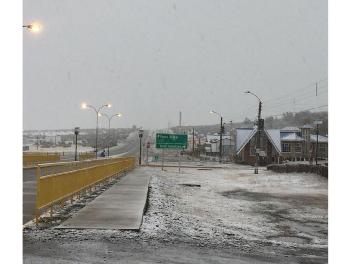 Alertan por nieve en la Ruta 9 entre Villa Tehuelches y el km 70 entre Puerto Natales y Punta Arenas