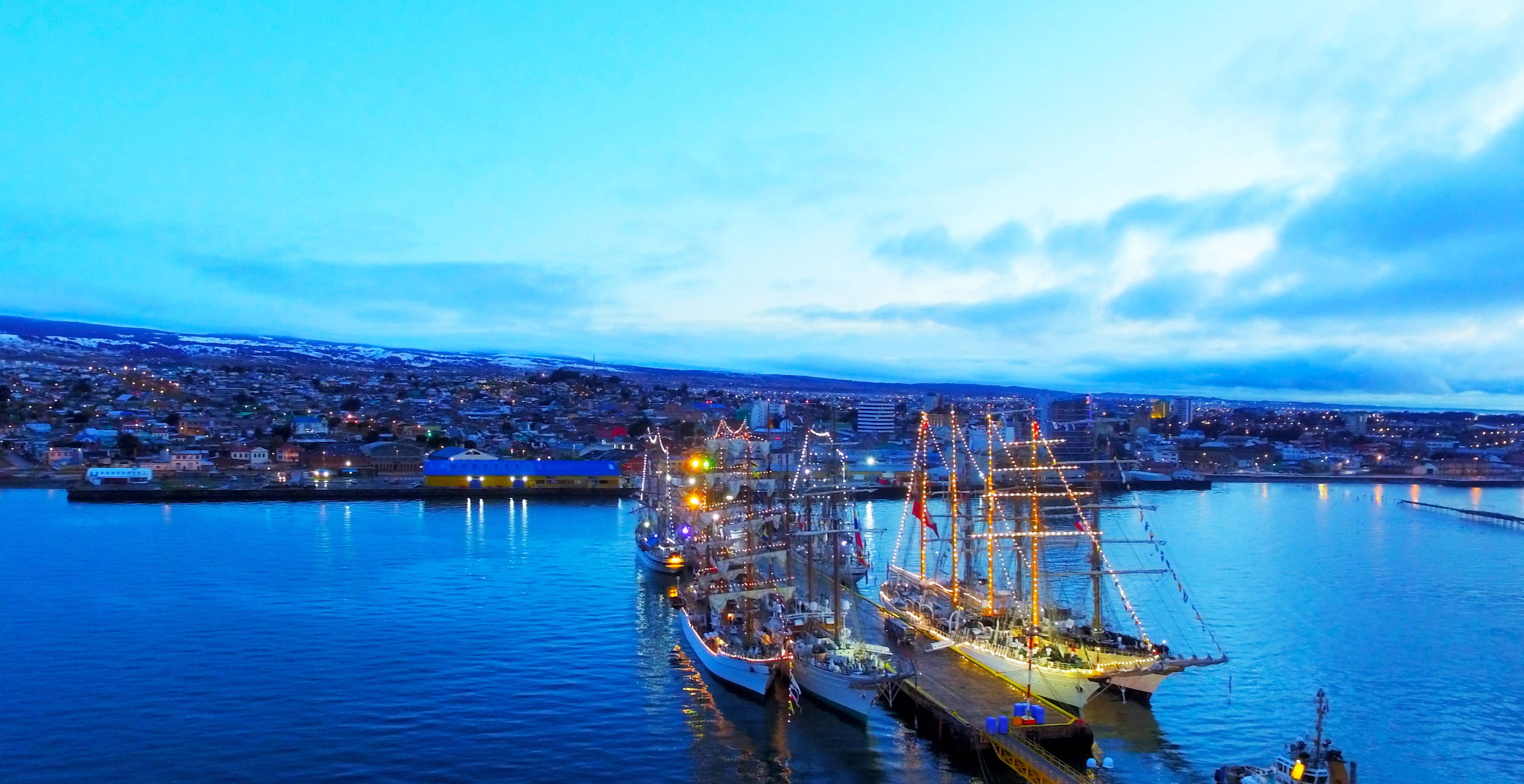 Cerca de 15 mil personas vivieron Velas Latinoamérica en Punta Arenas