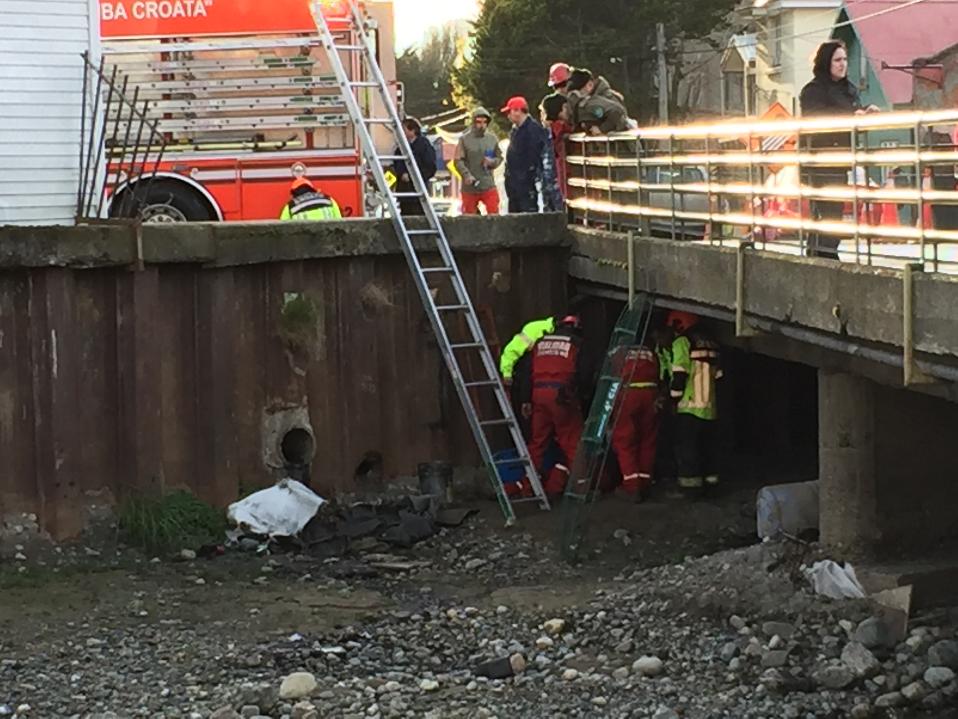 Trabajador de vialidad cayó desde puente de calle Ohiggins