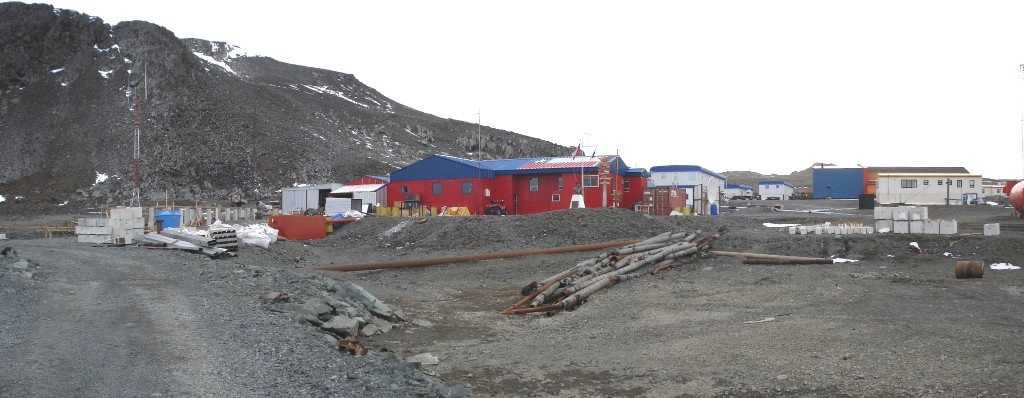 Deterioro natural afecta a instalaciones de Base Eduardo Frei Montalva en territorio antártico