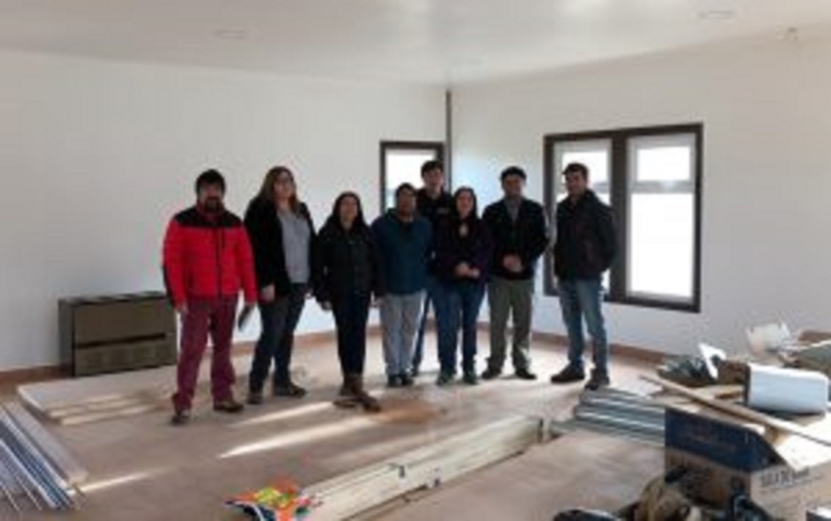 Alcaldesa Marisol Andrade y concejales de Porvenir inspeccionan proyectos en construcción