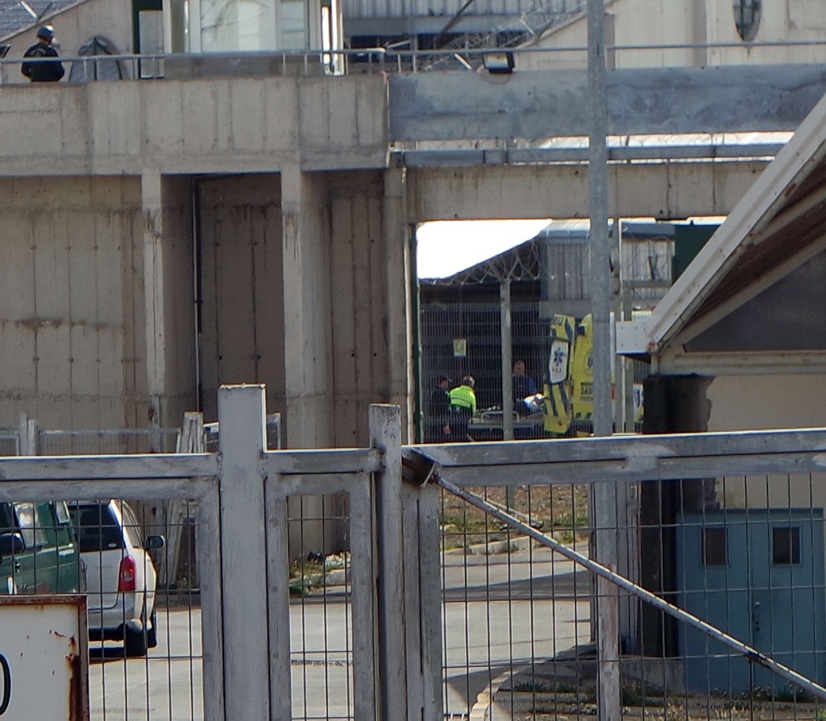 Riña en el centro penitenciario de Punta Arenas termina con dos internos graves