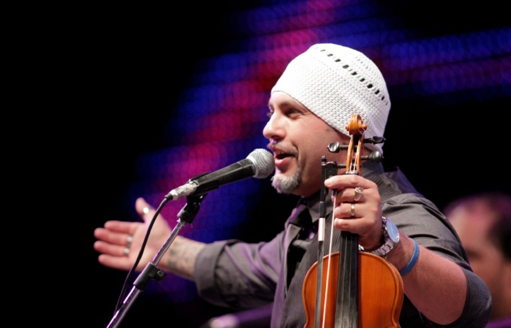 Dreams traerá nuevamente a Punta Arenas al consagrado cantautor Leando Lele Lovato