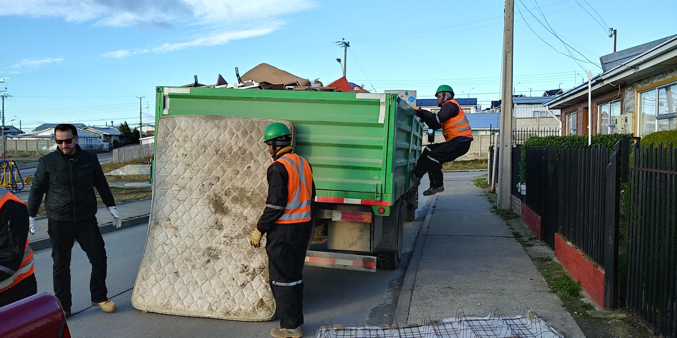 Se realizó operativo de recolección de desechos en Loteo del Mar de Punta Arenas