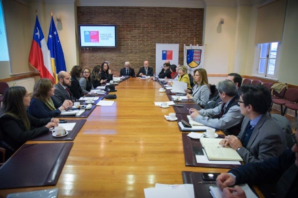 Con la presencia del Ministro de Obras Publicas y el Intendente Regional se constituye la Comisión por la Igualdad de Derechos y Equidad de Género en la Región de Magallanes y Antártica Chilena