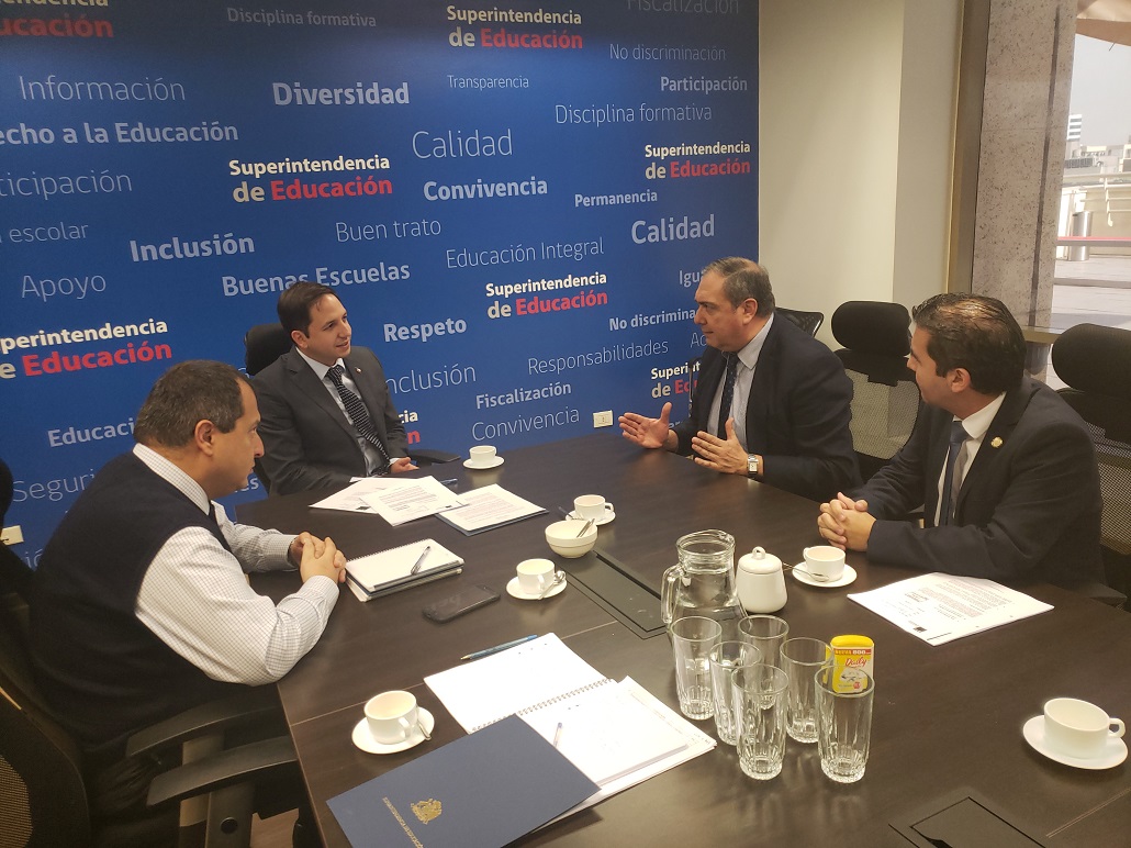 Senador Carlos Bianchi se reunió con Superintendente Nacional de Educación por grave crisis en Corporación Municipal de Punta Arenas