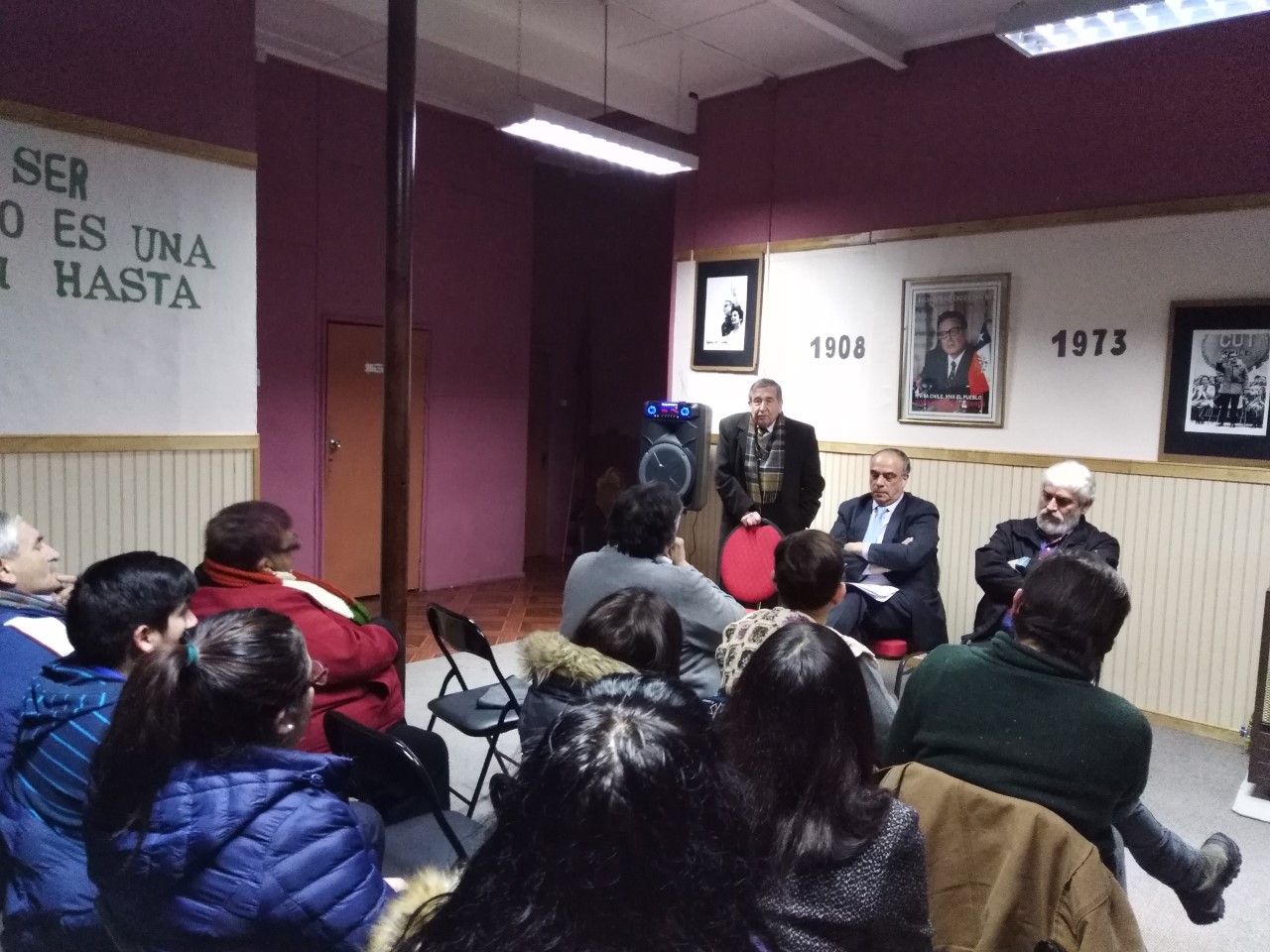 Encuentro de homenaje a Salvador Allende se realizó en la sede del Partido Socialista en Punta Arenas