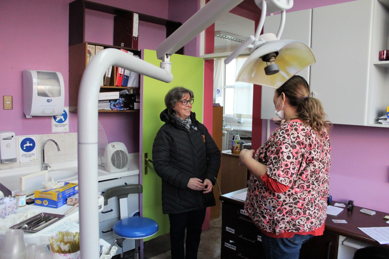 Más de cien mujeres recibirán atención dental gratuita gracias a programa municipal