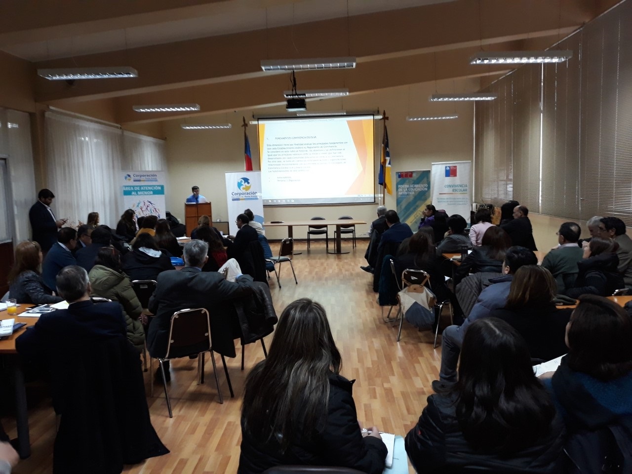 Jornada “Abordaje de los reglamentos de convivencia escolar” se realizó con establecimientos de la Corporación Municipal de Punta Arenas.