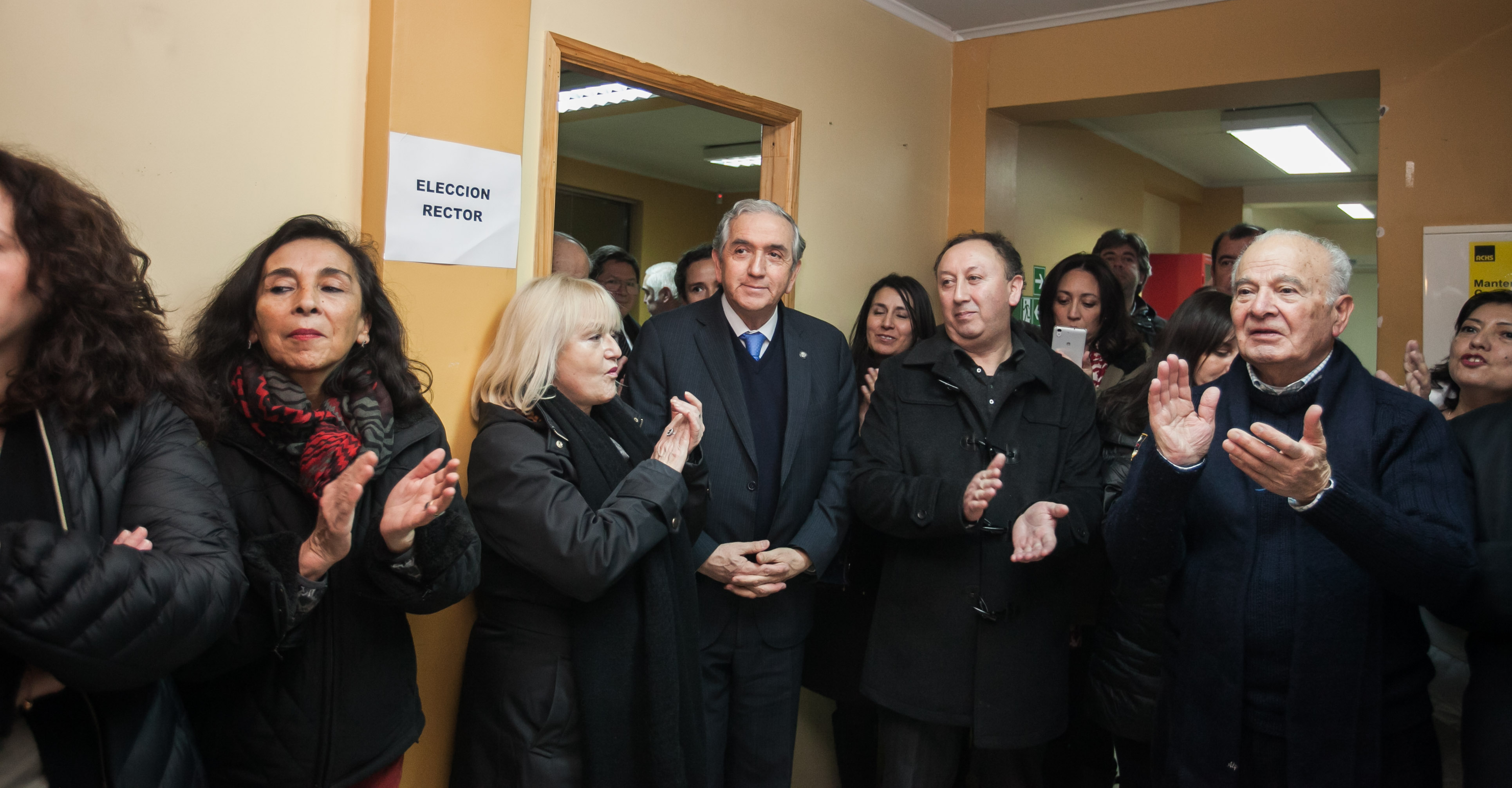 Con 129 votos a favor de académicos, Juan Oyarzo fue reelegido Rector de la UMAG