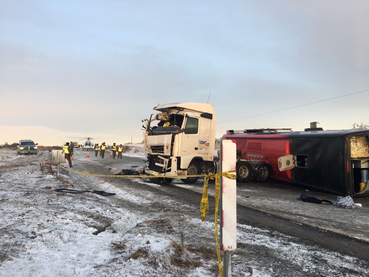 2 muertos y 15 lesionados seria el saldo de un choque entre bus y camión en la Ruta 9 Norte