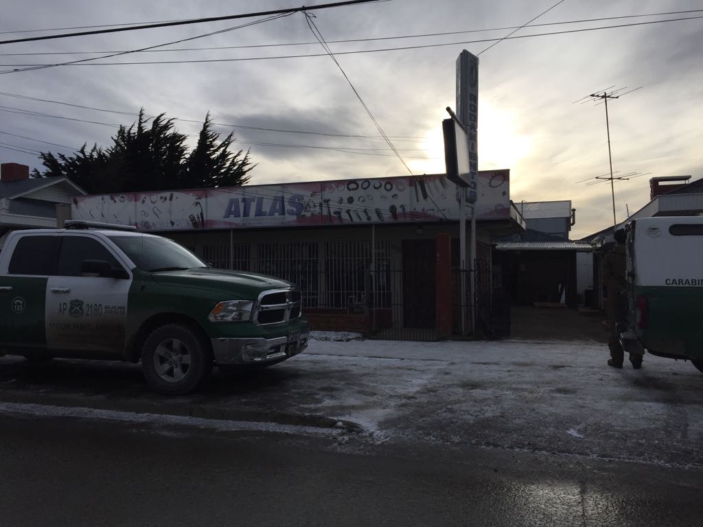 SIP de Carabineros investiga millonario robo en ferretería Atlas ubicada en calle Mardones de Punta Arenas