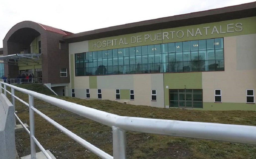 Anuncian dos ambulancias nuevas, más especialistas médicos y un teléfono satelital para el Hospital de Puerto Natales