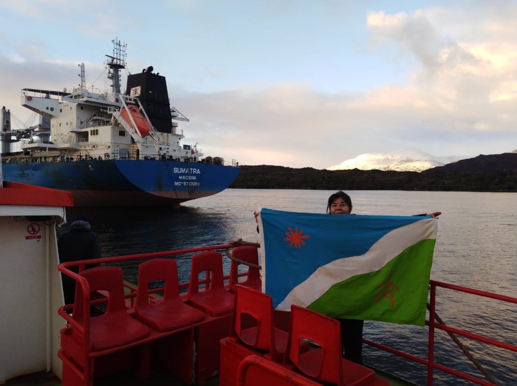 Comunidad Kawesqar de Puerto Eden exigen que buque varado sea retirado de inmediato de Parque Nacional