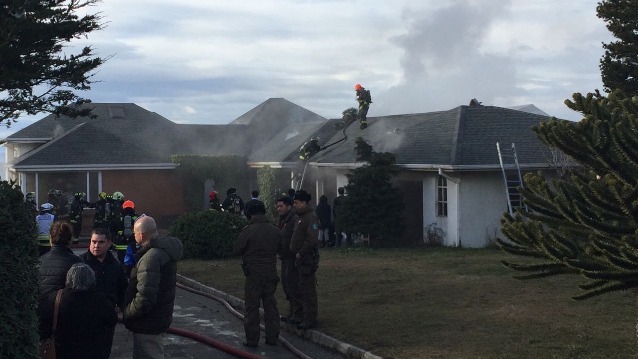 Daños de consideración sufrió casa habitación ubicada en calle 21 de Mayo sector sur de Punta Arenas