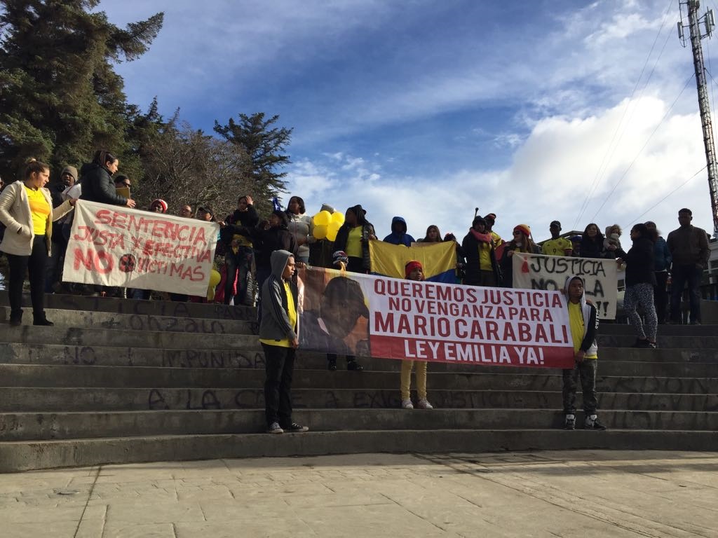 Comunidad colombiana se manifestó en el centro de Punta Arenas exigiendo justicia por la muerte de un compatriota