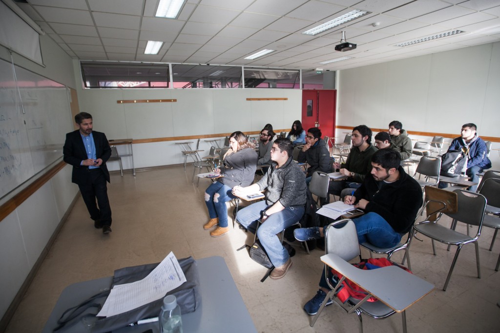 Seremi de Gobierno valora el retorno a clases de los Estudiantes de la Umag