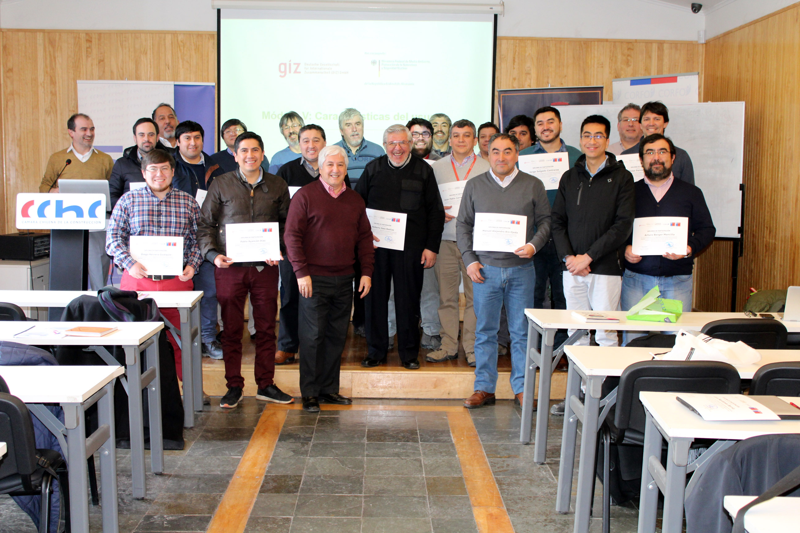 Profesionales del sector público junto a emprendedores magallánicos se capacitaron en tecnología de cogeneración