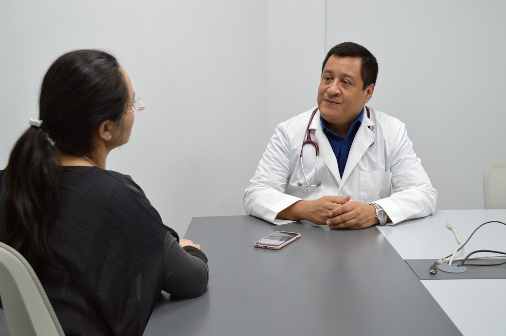 Bernardo San Martín, médico broncopulmonar de Clínica RedSalud Magallanes:  “Un 20% de la población es alérgica”