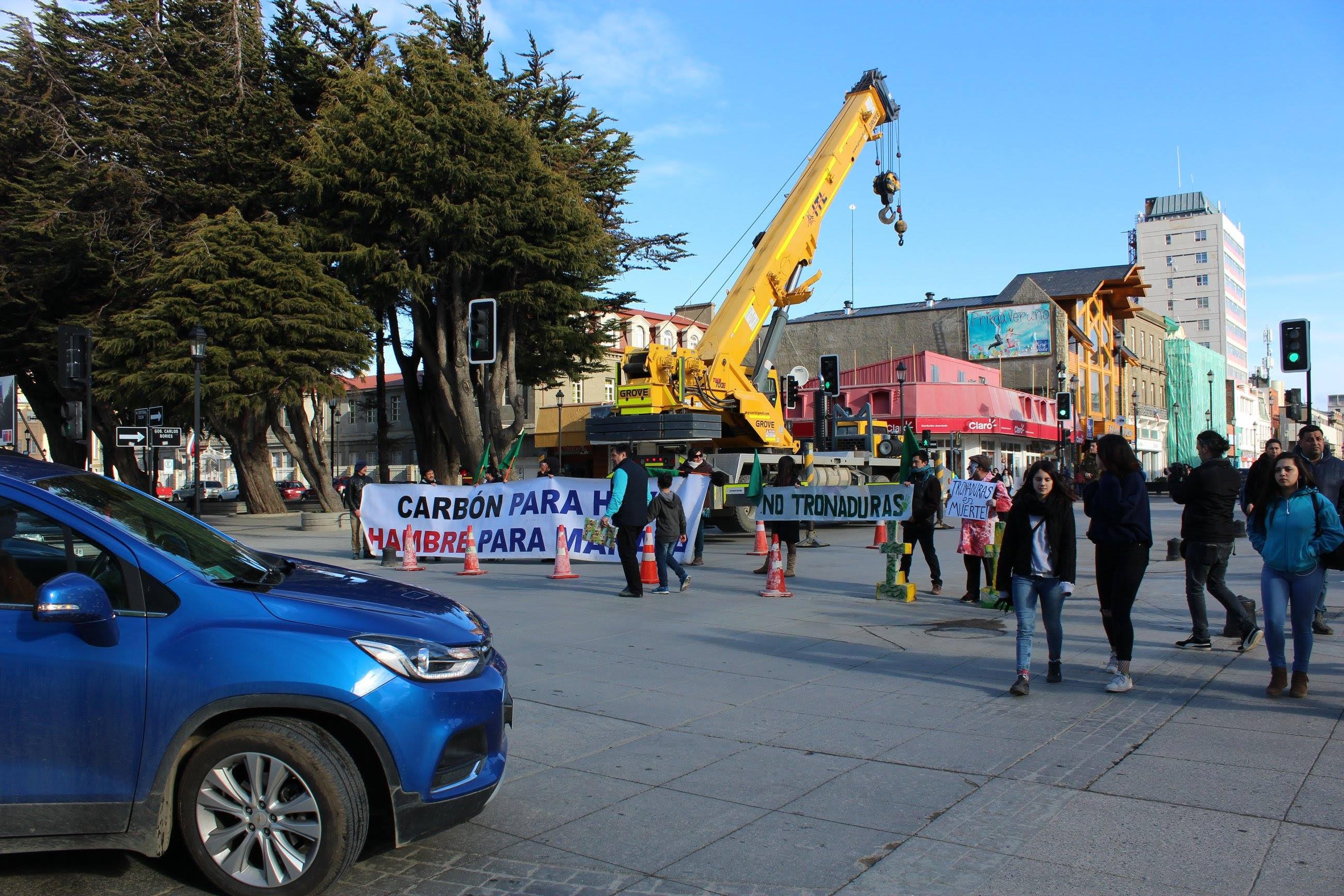 Magallánicos en alerta por proyecto de tronaduras en Isla Riesco