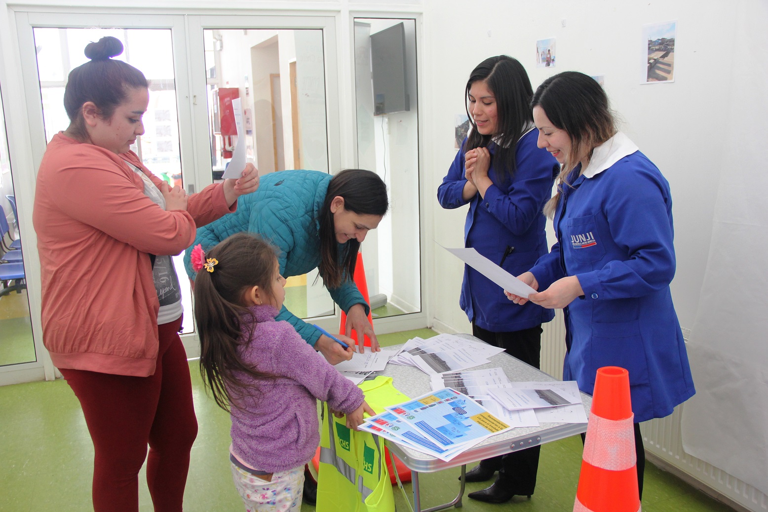 Muestra de seguridad en el Jardín “Juan Ruiz Mancilla” de Punta Arenas detalló trabajo por el bienestar integral de niñas y niños que desarrollan las educadoras