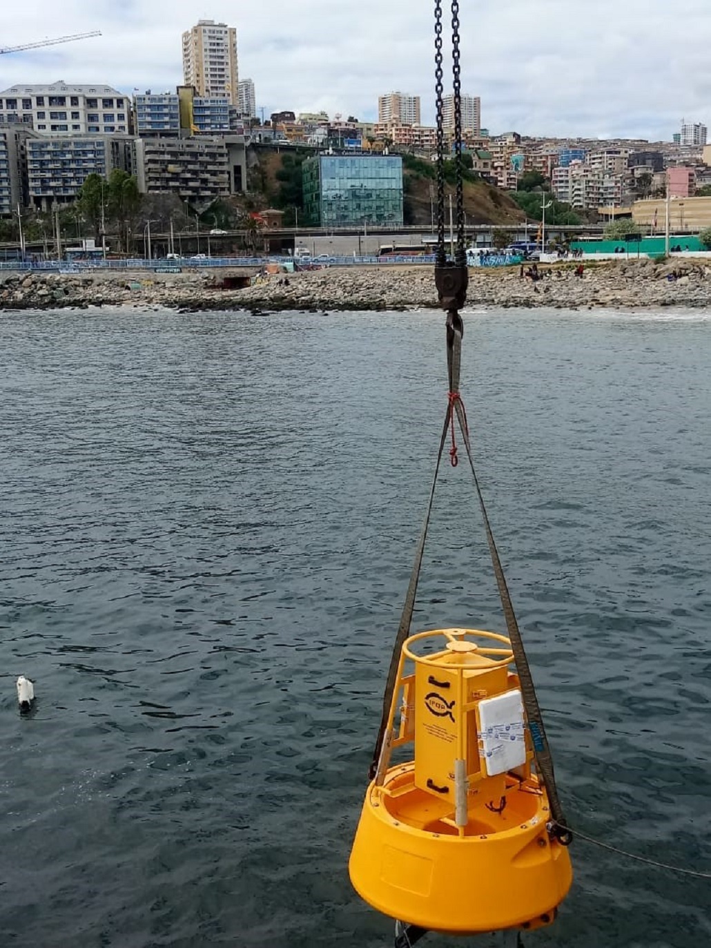 IFOP realiza pruebas de su boya oceanográfica para el estudio del cambio climático