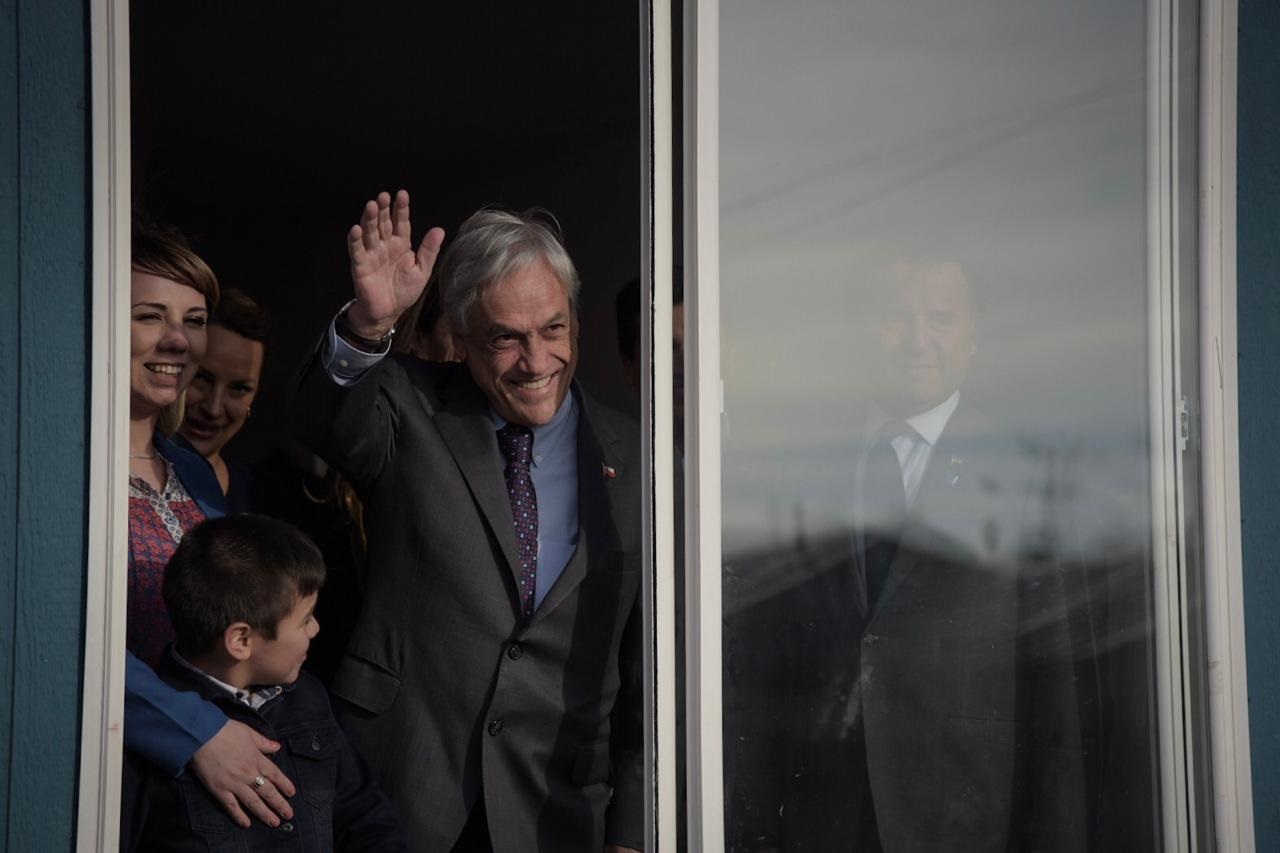 Presidente Piñera entrega 27 viviendas del condominio Vista Norte de Punta Arenas