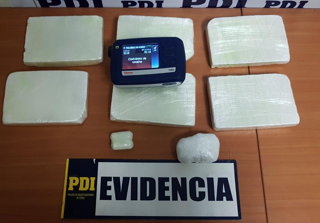 En Santiago detienen a ciudadana colombiana que intentó traer a Punta Arenas más de tres kilos de cocaína