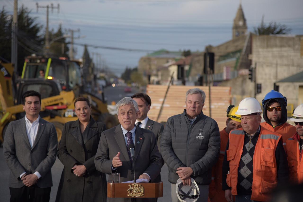 Se iniciaron las obras del nuevo puente de calle Chiloé con la presencia del Presidente Piñera