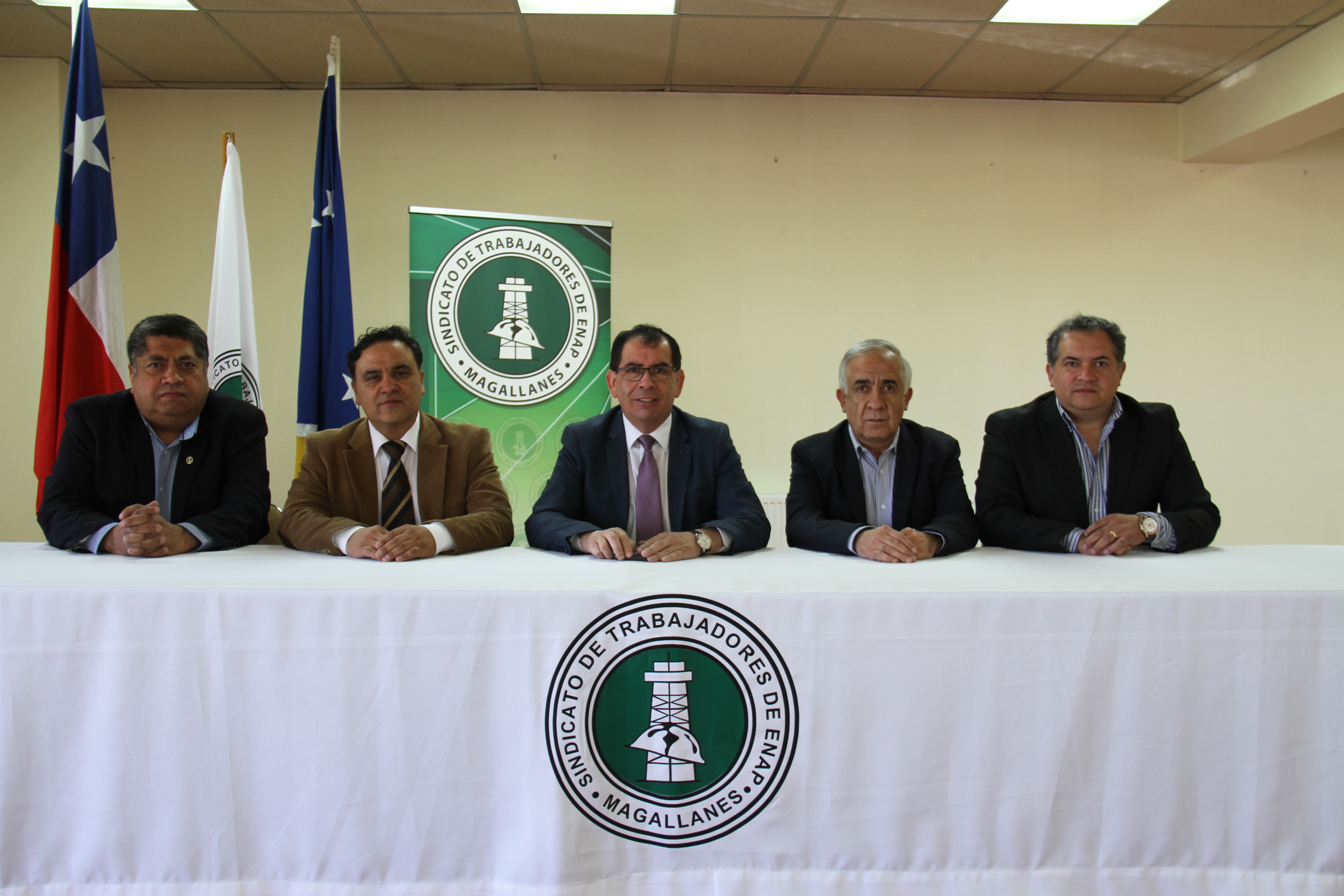 Sindicato de Trabajadores de Enap:  “Enap tiene las reservas necesarias de gas para abastecer el resto de nuestro país, pero contrato de amarre con Methanex no lo permite”