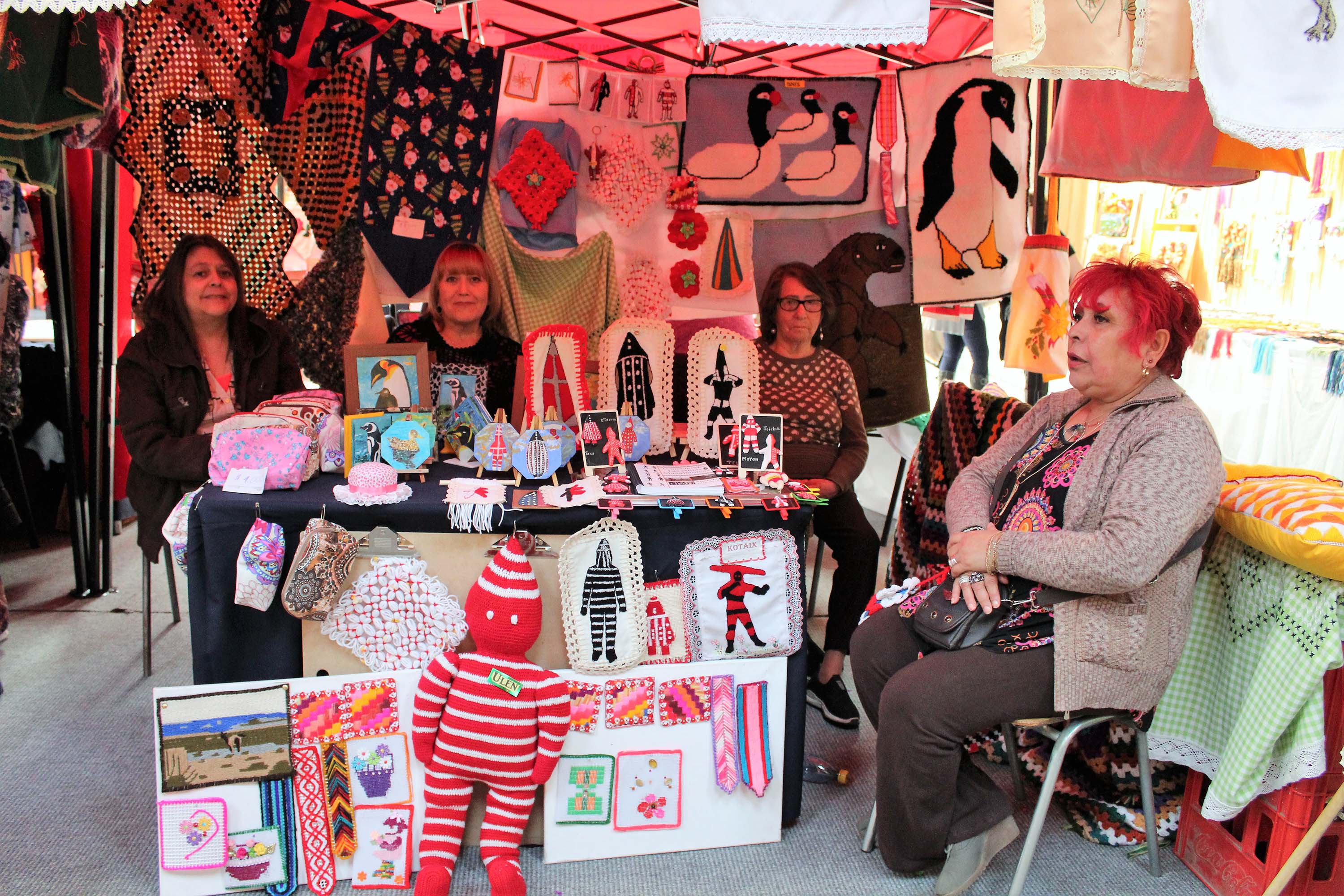 Adultos mayores expusieron actividades y productos creados en talleres municipales