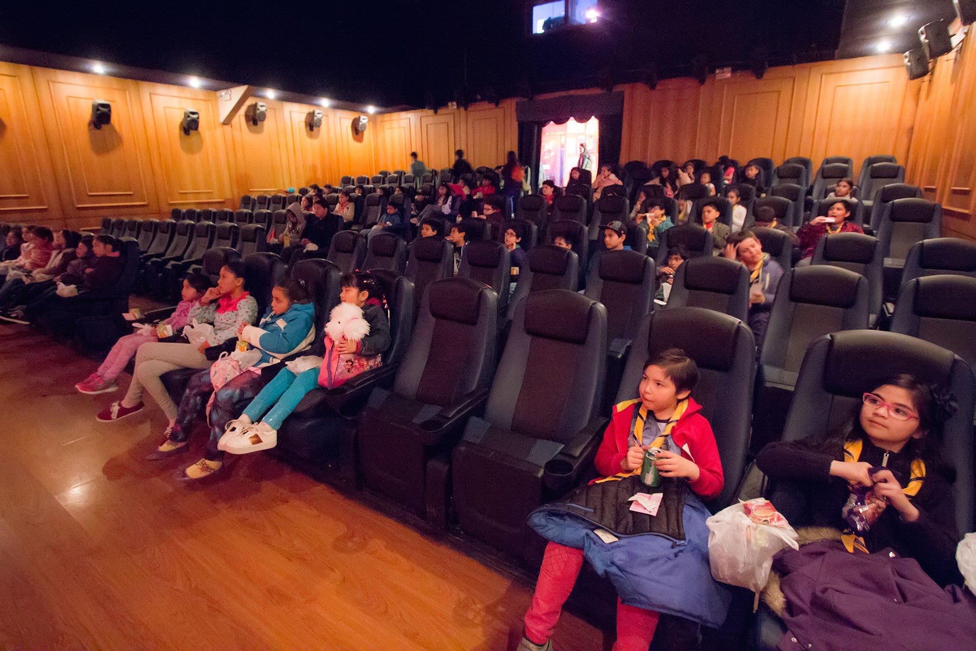 Niños y adolescentes de Punta Arenas podrán ir al cine gratis, gracias a iniciativa municipal