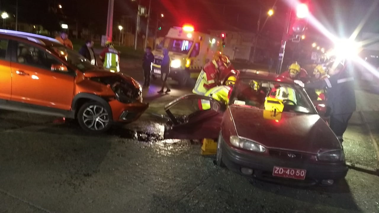 Conductor en estado de ebriedad provoca colisión y al darse a la fuga es detenido por Carabineros
