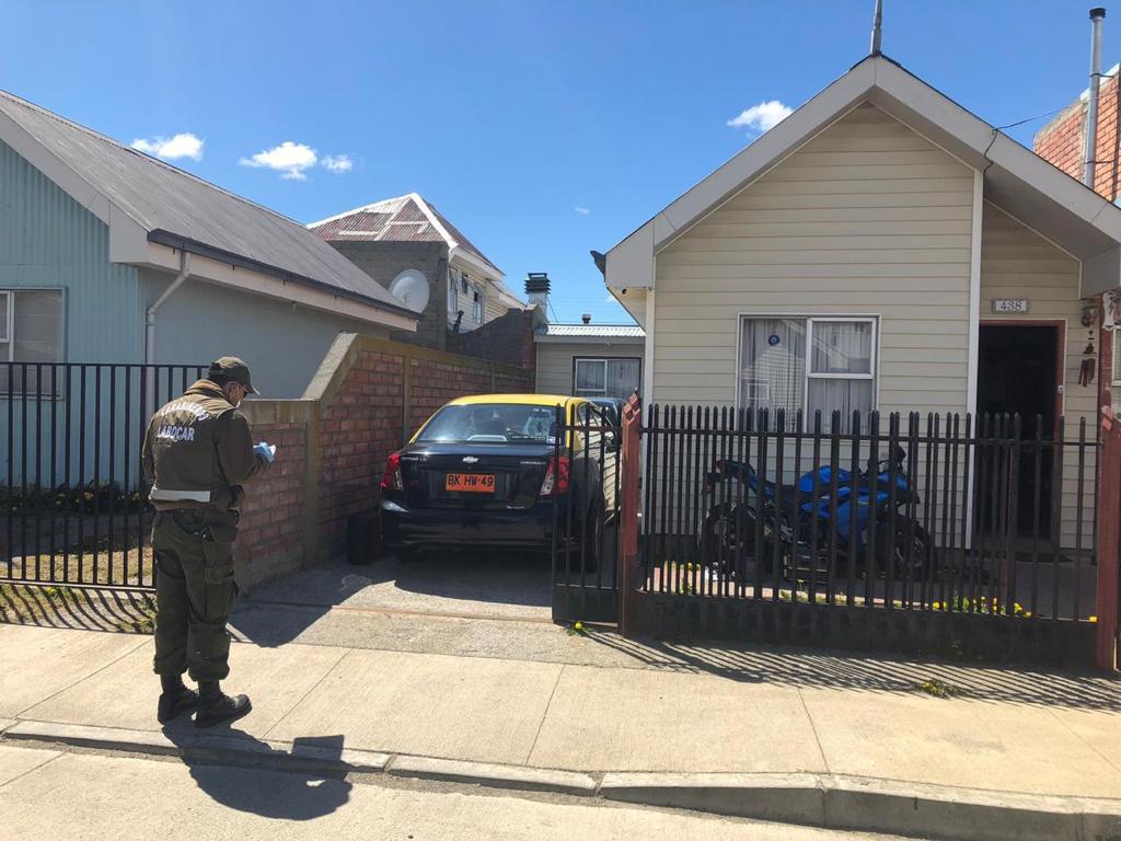 Con métodos similares delincuentes efectúan tres robos de vehículos hoy en Punta Arenas