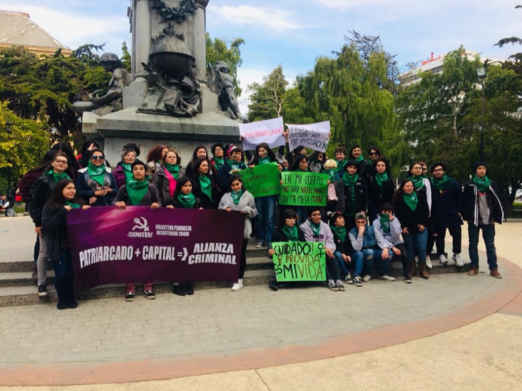 Manifestación feminista tuvo lugar hoy en el centro de Punta Arenas
